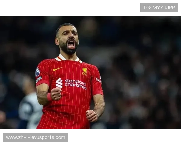 利物浦边路快攻撕裂防线，萨拉赫抽射稍偏